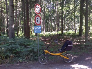 Wegweiser für den Ostsee-Radweg in Graal-Müritz
