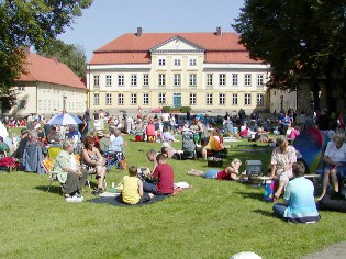 Während eines Musikfestivals auf dem Gut Emkendorf