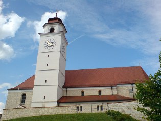 Altmühltal-Radweg: Kirche St. Peter und Paul in Dollnstein