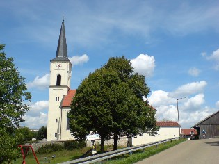 Altmühltal-Radweg: Pfarrkirche Mariä Opferung in Kirchanhausen