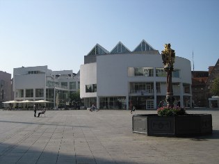 Stadthaus Ulm, Donau-Radweg