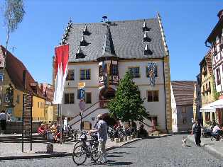 Rathaus in Volkach, Main-Radweg