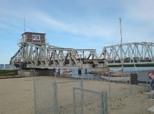 Meiningenbrücke am Ostsee-Radweg zwischen Zingst und Barth